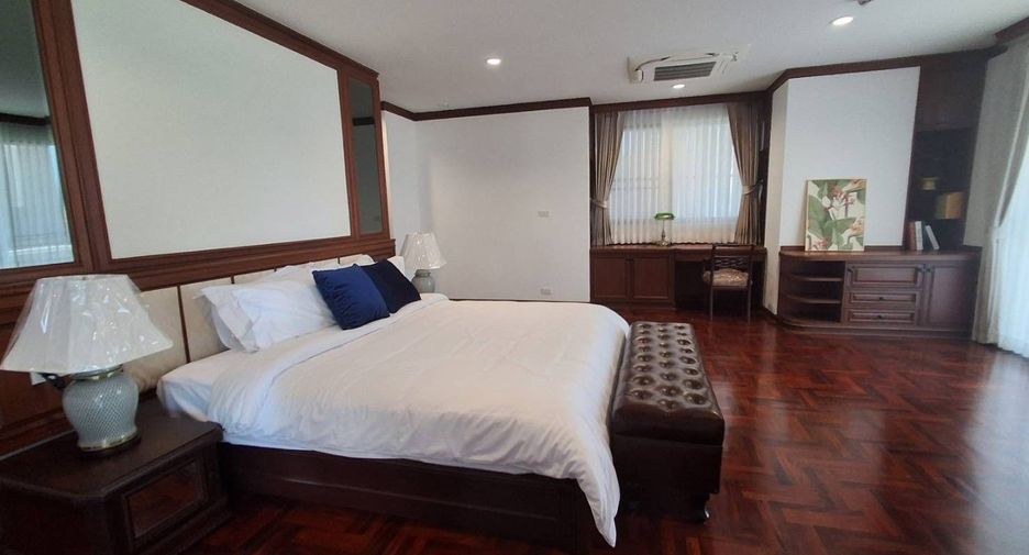 For rent 4 ベッドルーム condo in Khlong Toei, Bangkok