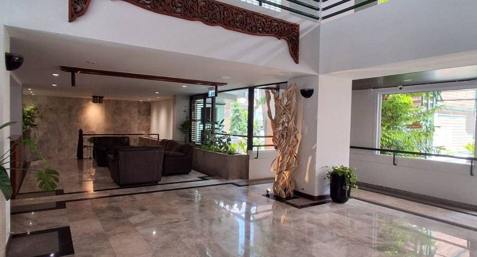 For rent 4 ベッドルーム condo in Khlong Toei, Bangkok