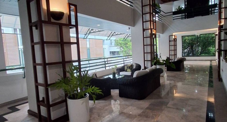 For rent 4 ベッドルーム condo in Khlong Toei, Bangkok