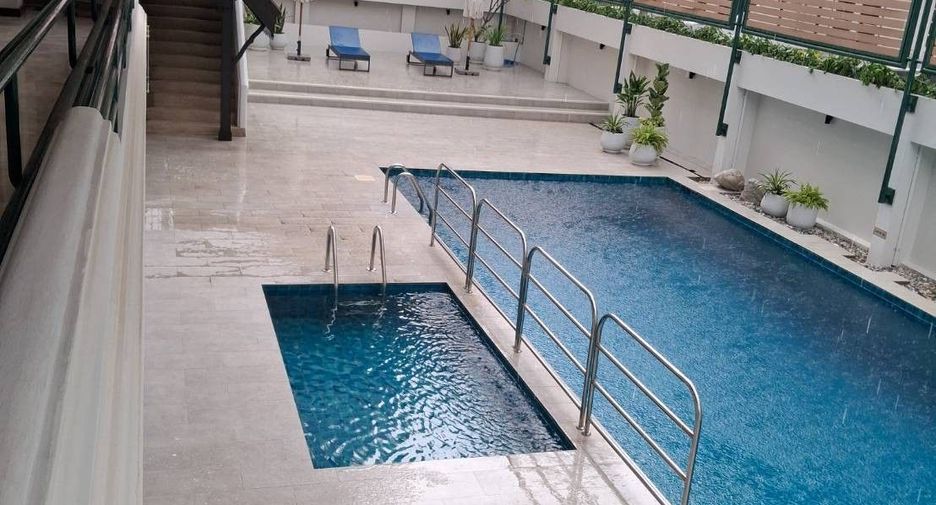 For rent 4 ベッドルーム condo in Khlong Toei, Bangkok