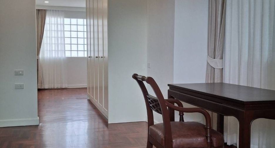 For rent 4 ベッドルーム condo in Khlong Toei, Bangkok