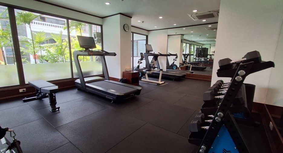 For rent 4 ベッドルーム condo in Khlong Toei, Bangkok