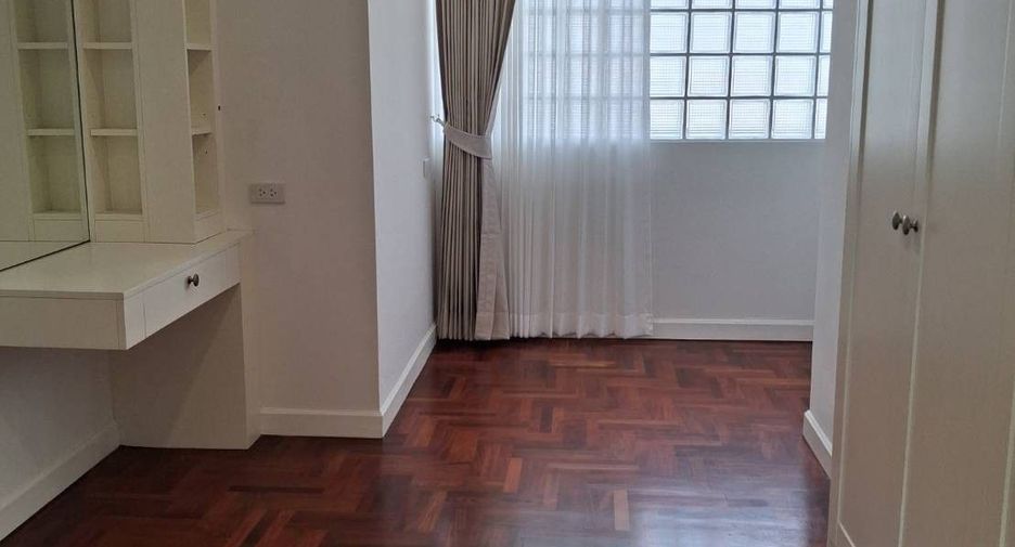 For rent 4 ベッドルーム condo in Khlong Toei, Bangkok