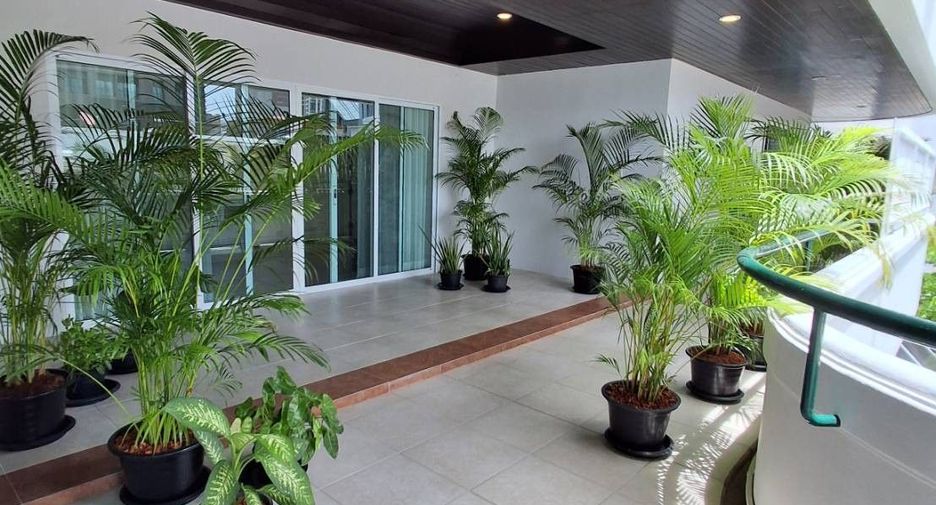 For rent 4 ベッドルーム condo in Khlong Toei, Bangkok