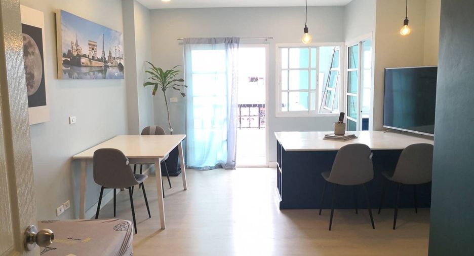 À vendre 2 chambres condo à Huai Khwang, Bangkok