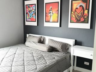 Condo en venta de 2 habitaciones en Huai Khwang, Bangkok