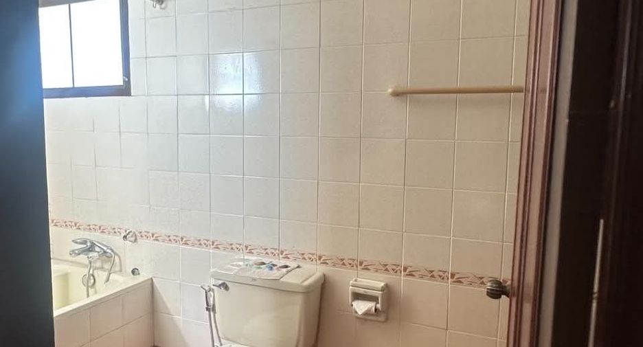 Аренда 3 спальни кондо в Ча Ам, Пхетбури