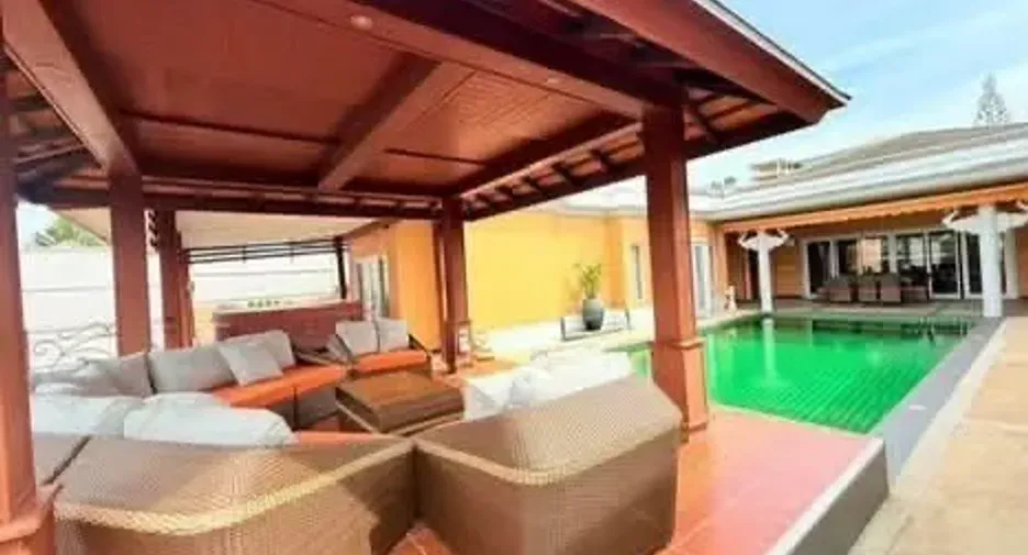 出租 4 卧室 别墅 在 Bang Lamung, Chon Buri