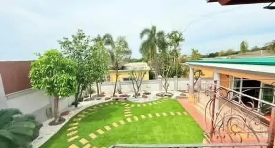 出租 4 卧室 别墅 在 Bang Lamung, Chon Buri