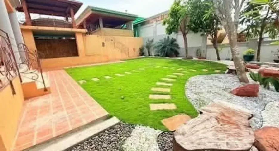 出租 4 卧室 别墅 在 Bang Lamung, Chon Buri