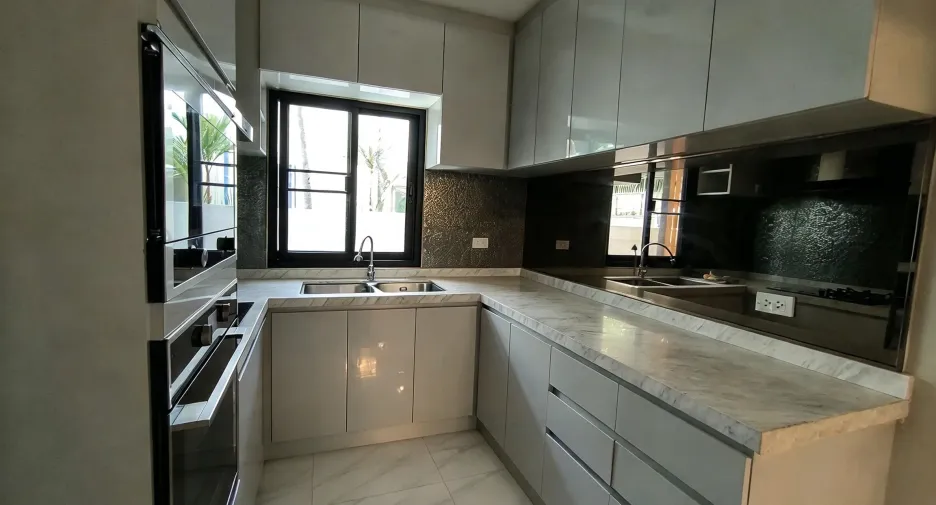 Casa en alquiler de 5 habitaciones en Phra Pradaeng, Samut Prakan