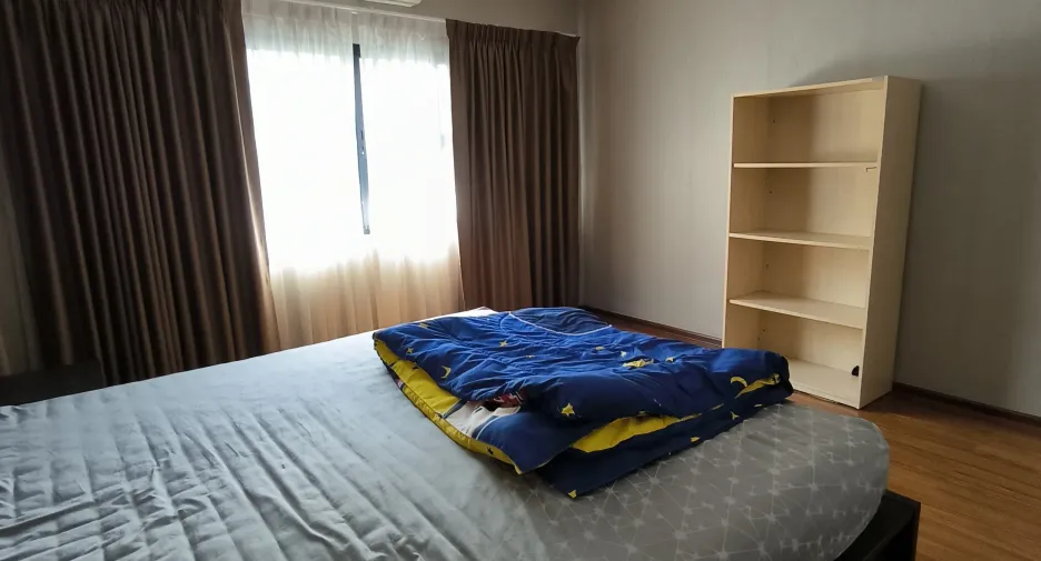 Casa en alquiler de 5 habitaciones en Phra Pradaeng, Samut Prakan
