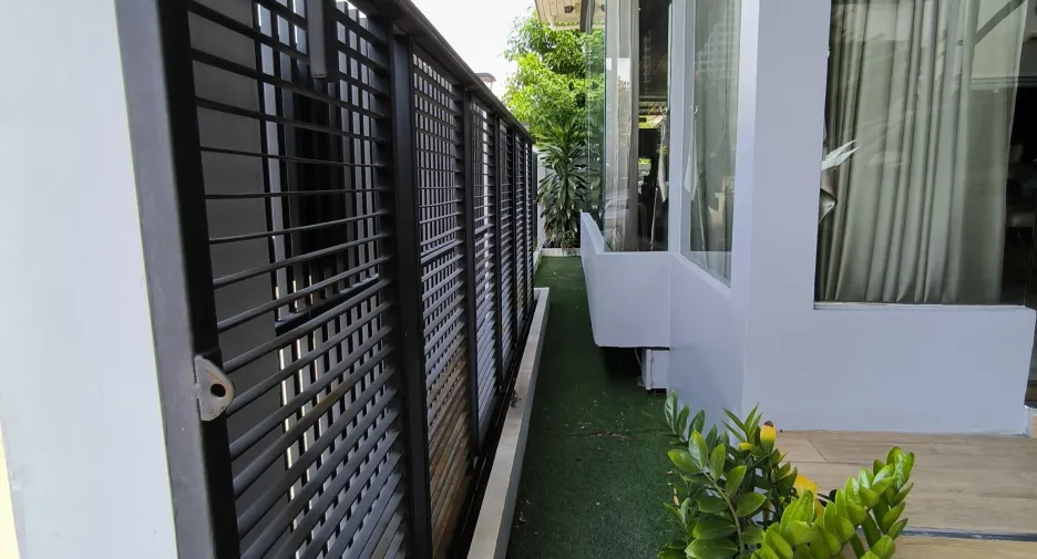 Casa en alquiler de 5 habitaciones en Phra Pradaeng, Samut Prakan