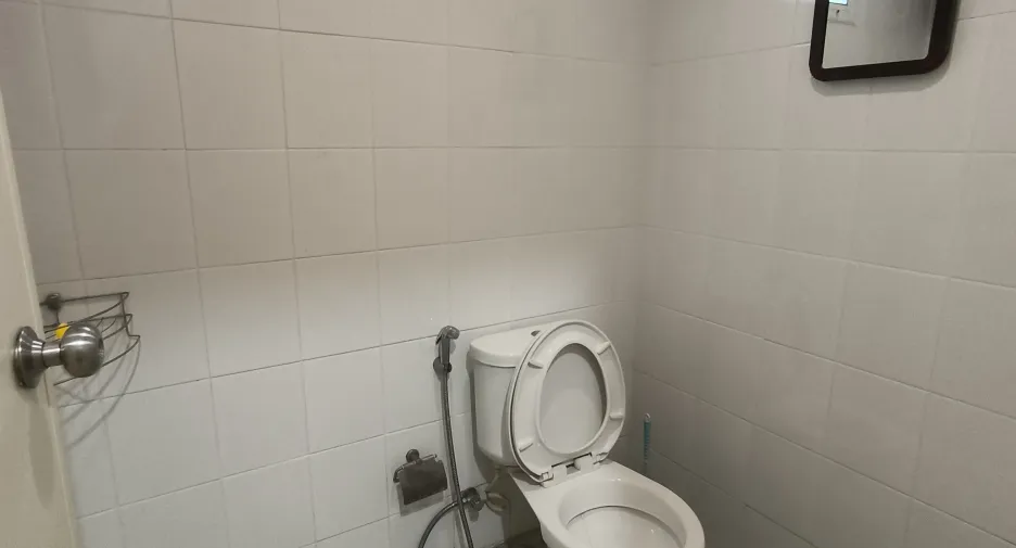 Casa en alquiler de 5 habitaciones en Phra Pradaeng, Samut Prakan
