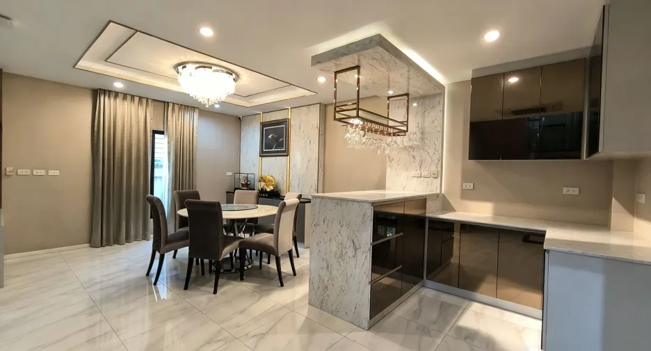 Casa en alquiler de 5 habitaciones en Phra Pradaeng, Samut Prakan