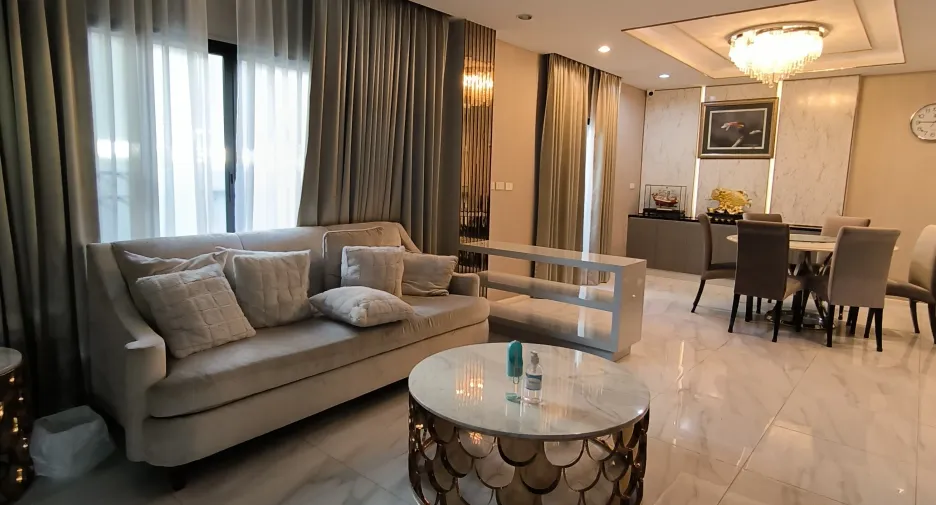 Casa en alquiler de 5 habitaciones en Phra Pradaeng, Samut Prakan