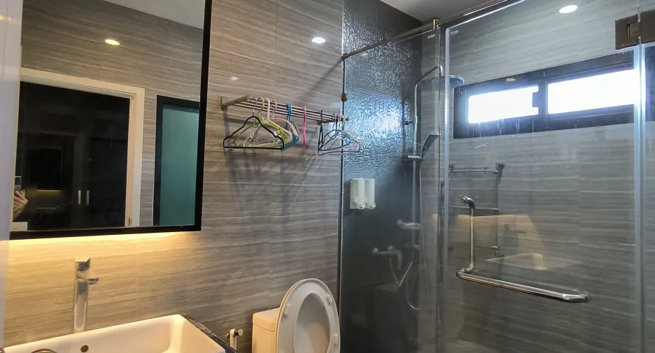 Casa en alquiler de 5 habitaciones en Phra Pradaeng, Samut Prakan