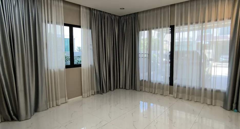 Casa en alquiler de 5 habitaciones en Phra Pradaeng, Samut Prakan