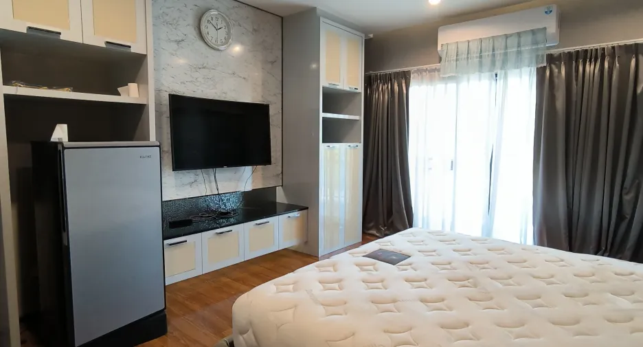 Casa en alquiler de 5 habitaciones en Phra Pradaeng, Samut Prakan