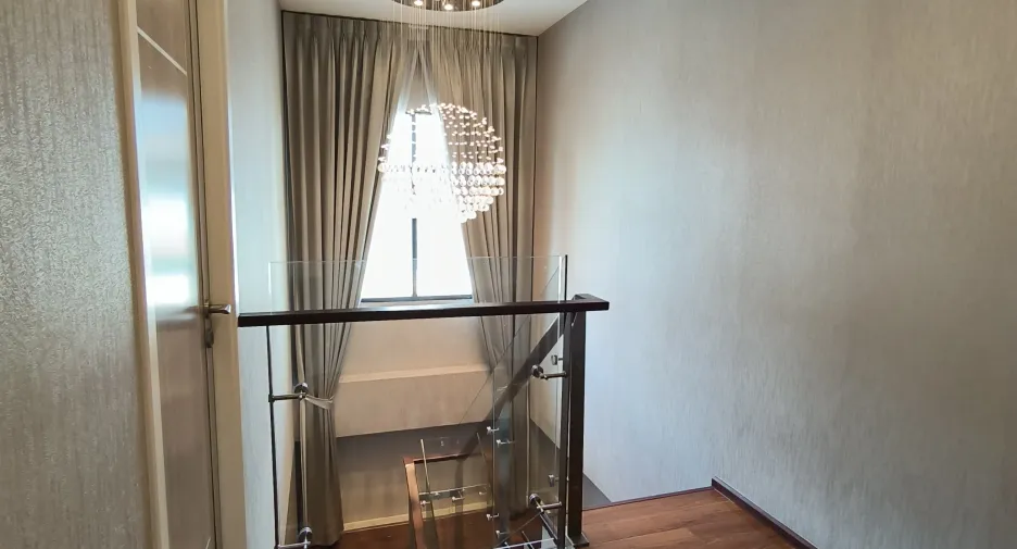 Casa en alquiler de 5 habitaciones en Phra Pradaeng, Samut Prakan