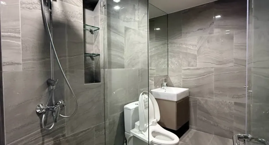 For rent 2 bedrooms condo in Khlong Toei, Bangkok