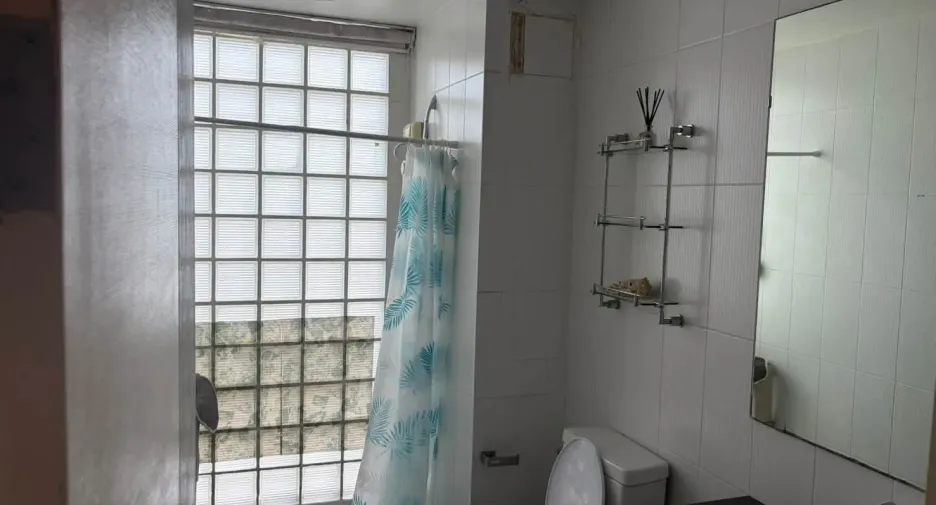 Condo en alquiler de 2 habitaciones en Khlong San, Bangkok
