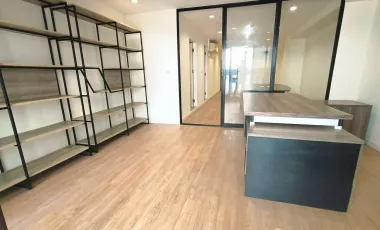 Condo en alquiler de 1 habitaciones en Bang Rak, Bangkok