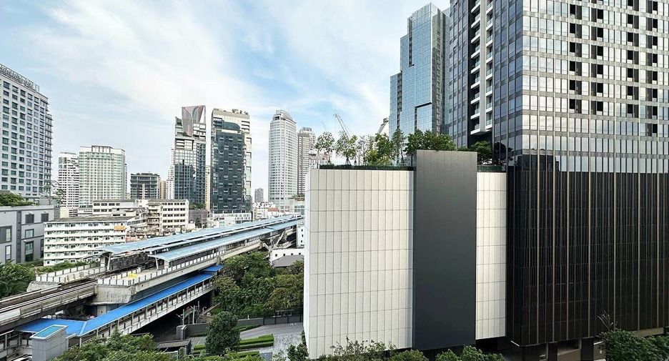 For sale 1 Beds condo in Khlong Toei, Bangkok