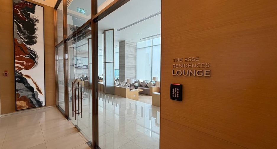 For rent 2 bedrooms condo in Watthana, Bangkok
