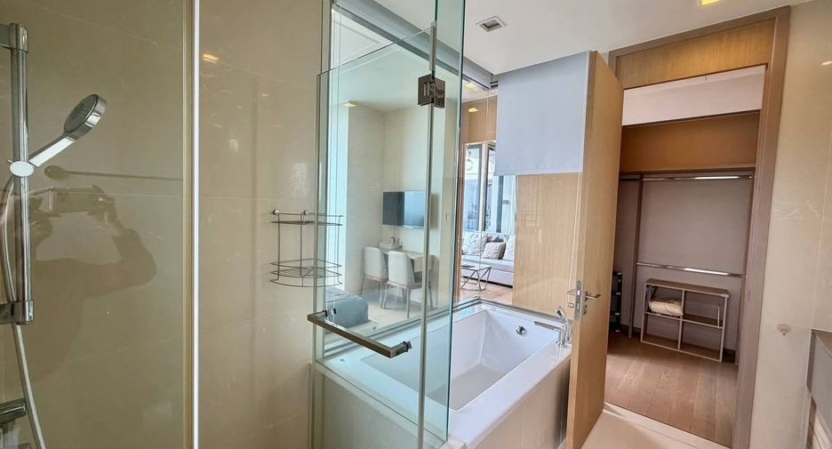 For rent 2 bedrooms condo in Watthana, Bangkok
