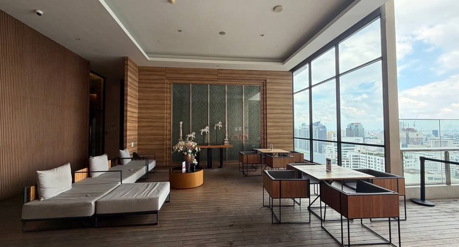 For rent 2 bedrooms condo in Watthana, Bangkok