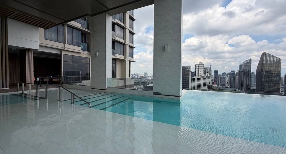For rent 2 bedrooms condo in Watthana, Bangkok