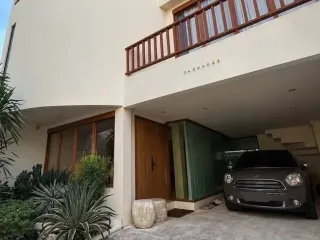 For sale and for rent 4 bedrooms townhouse in Sathon, Bangkok