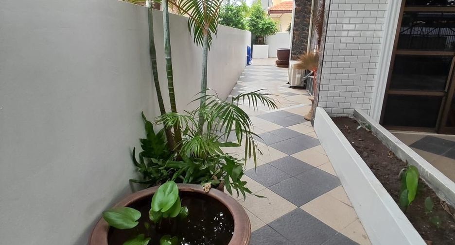 For rent 4 bedrooms house in Jomtien, Pattaya