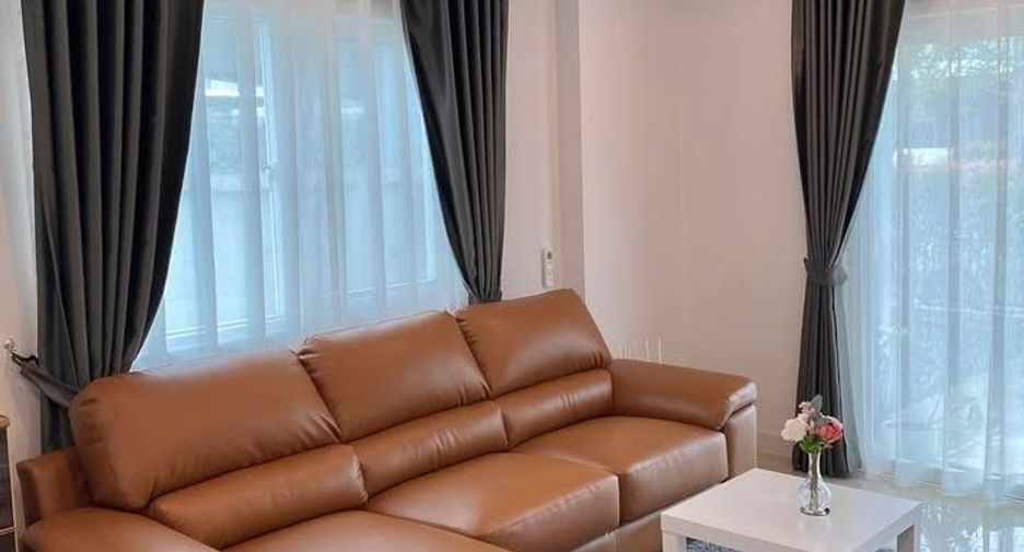 Casa en alquiler de 3 habitaciones en Mueang Phuket, Phuket