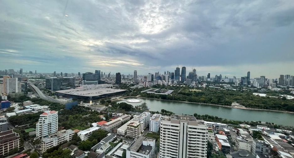 À louer 3 chambres condo à Khlong Toei, Bangkok