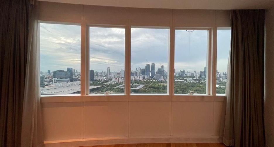 À louer 3 chambres condo à Khlong Toei, Bangkok