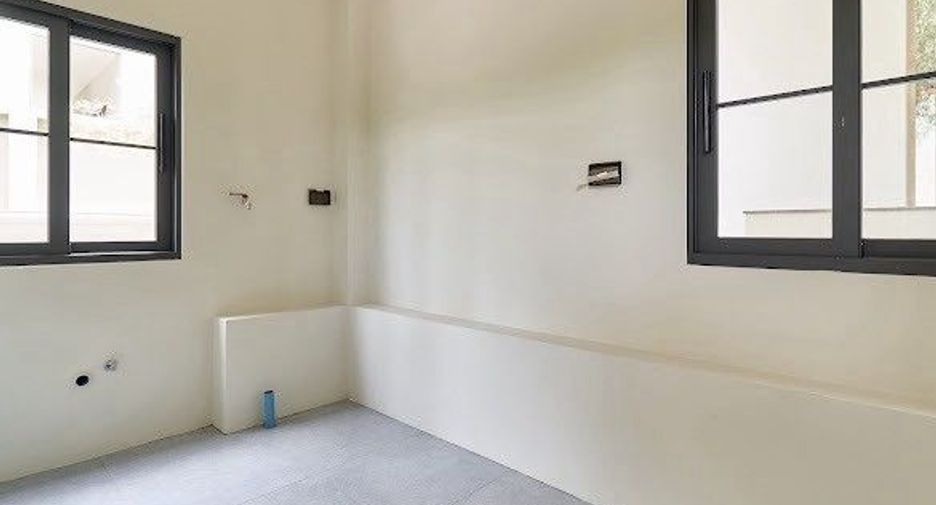 À vendre et à louer 4 chambres villa à Hang Dong, Chiang Mai