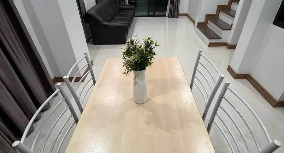For rent 3 bedrooms house in Saraphi, Chiang Mai
