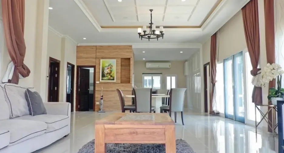 À vendre 3 chambres maison à Huay Yai, Pattaya