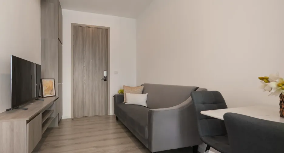 For rent 1 bed condo in Mueang Samut Prakan, Samut Prakan