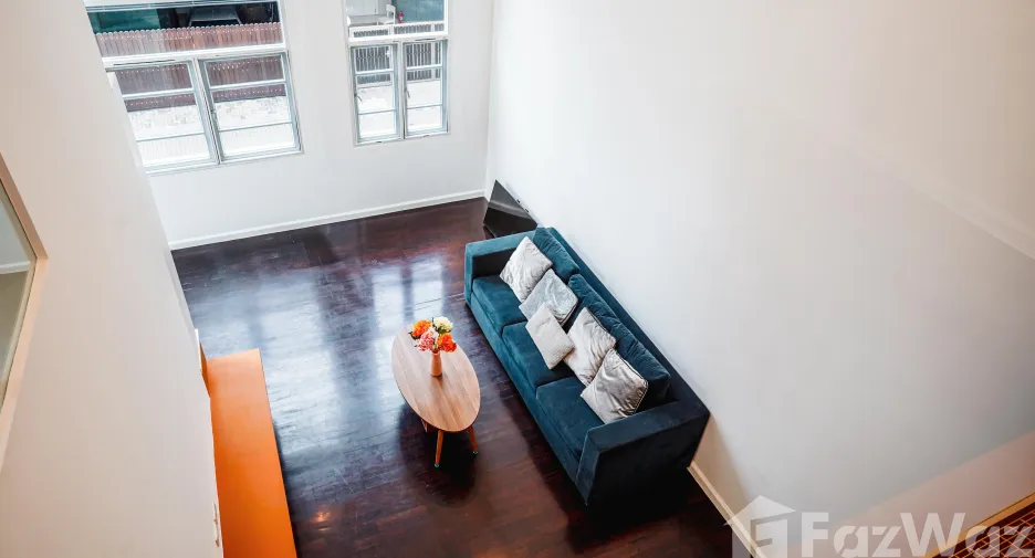 For rent 3 bedrooms townhouse in Yan Nawa, Bangkok