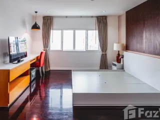 For rent 3 bedrooms townhouse in Yan Nawa, Bangkok