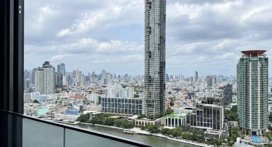 For sale 4 bedrooms condo in Khlong San, Bangkok