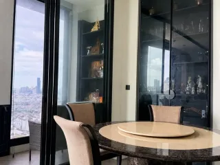 For sale 4 ベッドルーム condo in Khlong San, Bangkok