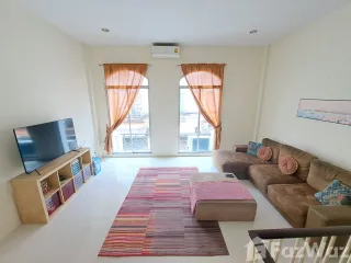 Reihenhaus zum Kauf und zur Miete mit 3 Zimmer in Wang Thonglang, Bangkok