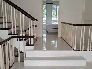 Reihenhaus zum Kauf und zur Miete mit 3 Zimmer in Wang Thonglang, Bangkok