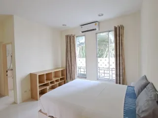 Reihenhaus zum Kauf und zur Miete mit 3 Zimmer in Wang Thonglang, Bangkok