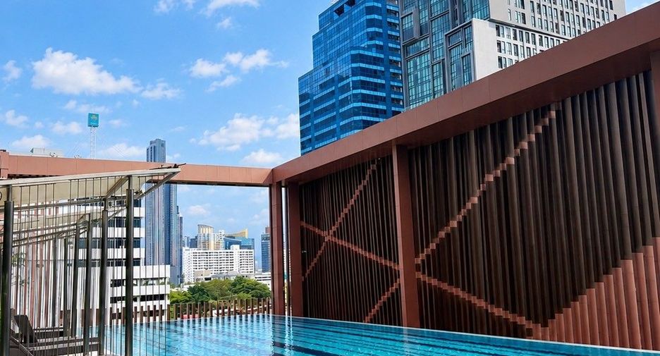 For rent 2 ベッドルーム condo in Watthana, Bangkok