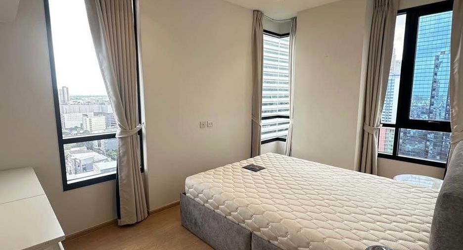 For rent 2 bedrooms condo in Watthana, Bangkok